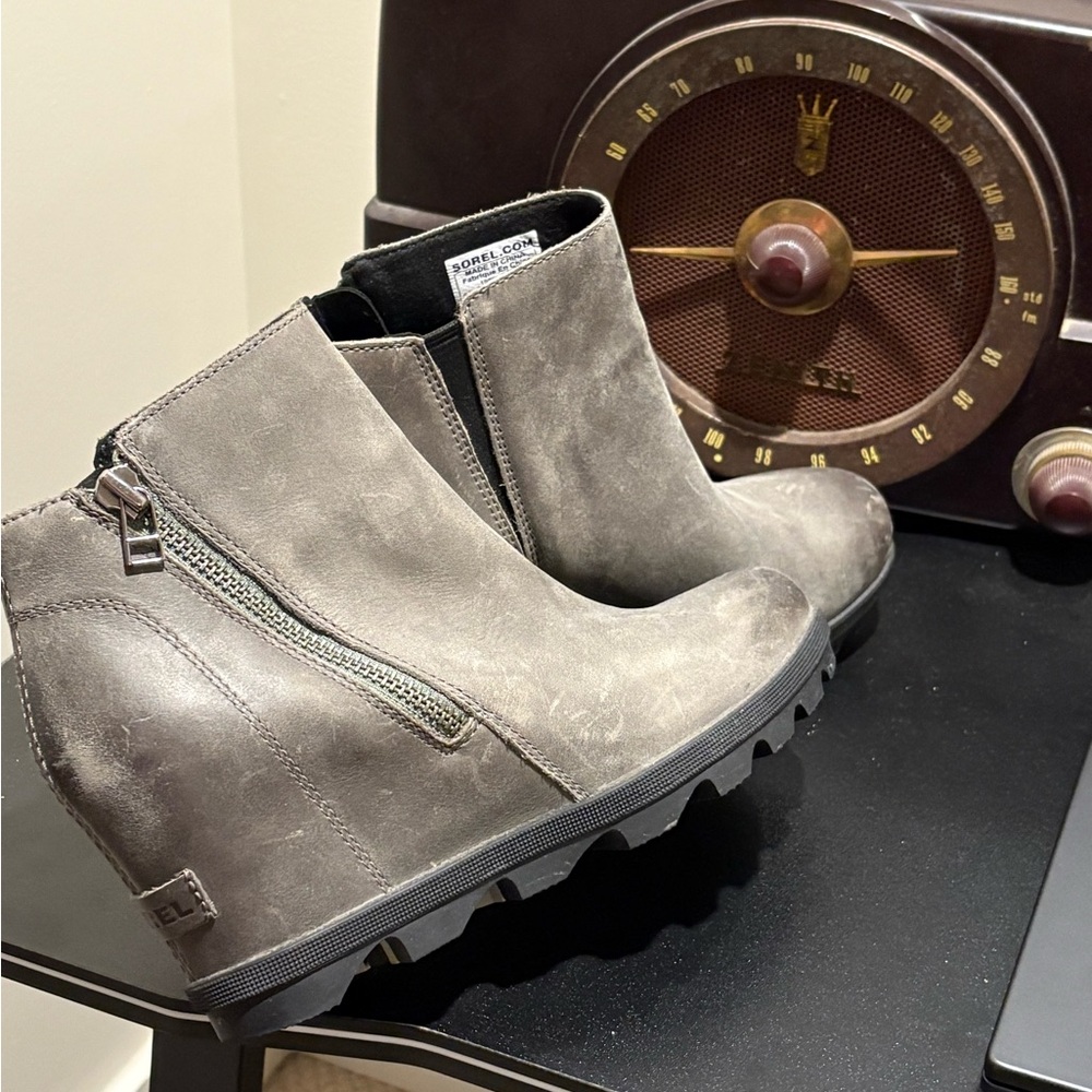 Sorel Women's Charcoal Ankle Booties